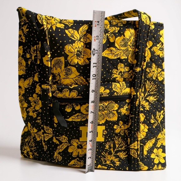 VERA BRADLEY UofM Maize & Blue Cotton Collegiate Tote Bag 🏈 EUC - Picture 6 of 11
